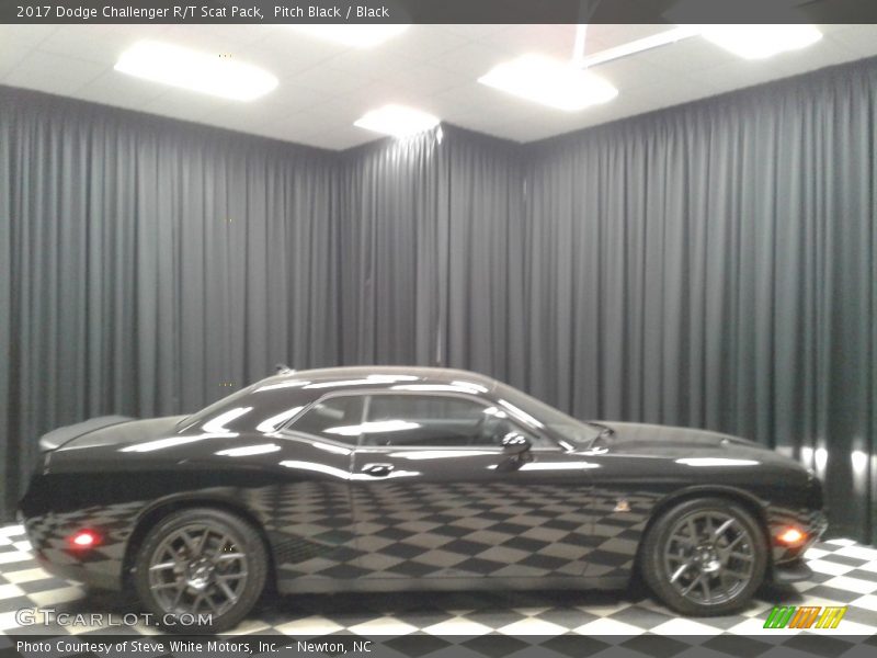 Pitch Black / Black 2017 Dodge Challenger R/T Scat Pack