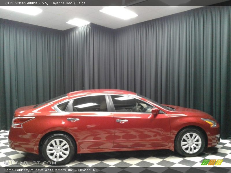 Cayenne Red / Beige 2015 Nissan Altima 2.5 S