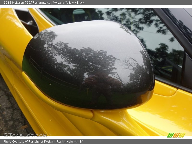 Volcano Yellow / Black 2018 McLaren 720S Performance