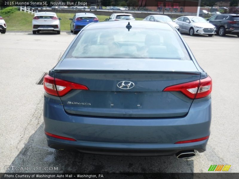 Nouveau Blue / Beige 2016 Hyundai Sonata SE