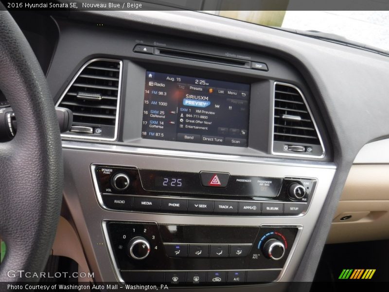 Nouveau Blue / Beige 2016 Hyundai Sonata SE