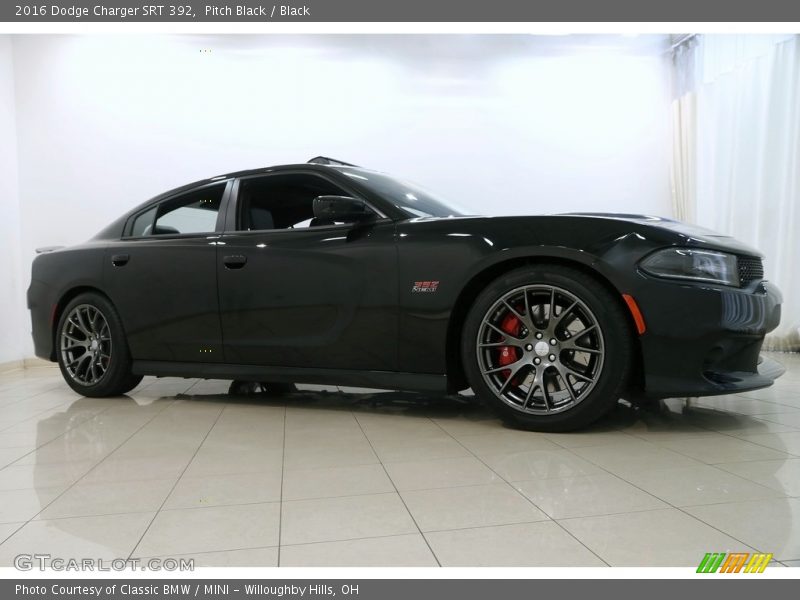 Pitch Black / Black 2016 Dodge Charger SRT 392