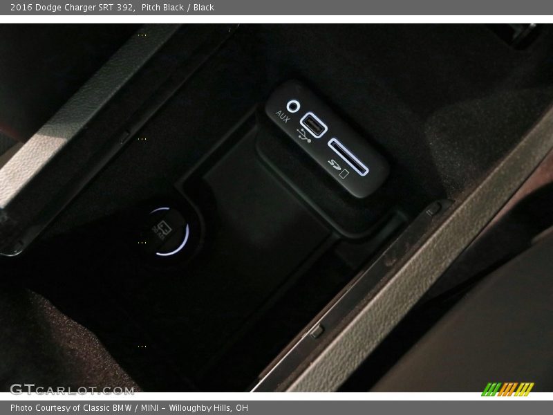 Pitch Black / Black 2016 Dodge Charger SRT 392