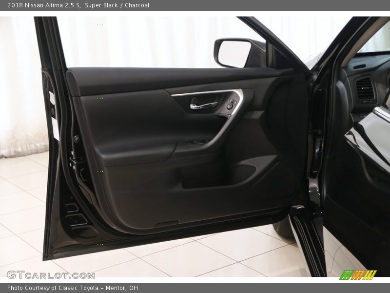 Super Black / Charcoal 2018 Nissan Altima 2.5 S