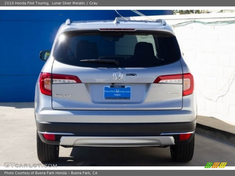 Lunar Silver Metallic / Gray 2019 Honda Pilot Touring