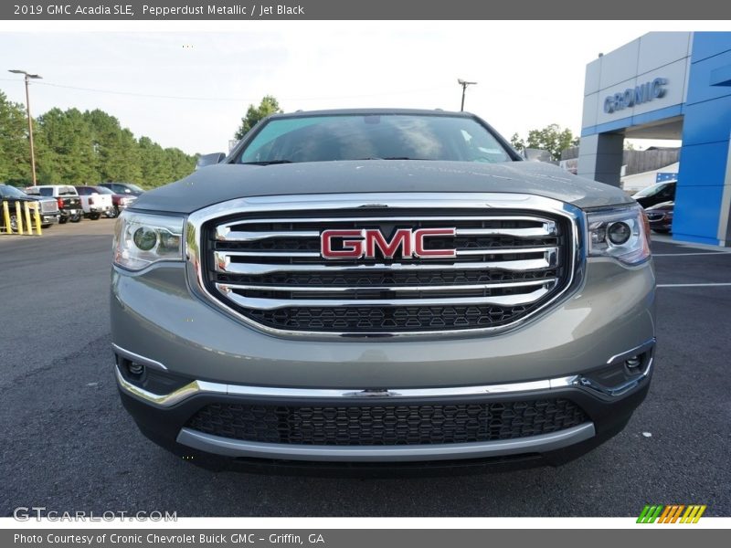 Pepperdust Metallic / Jet Black 2019 GMC Acadia SLE