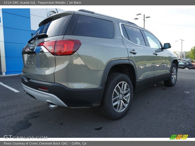 Pepperdust Metallic / Jet Black 2019 GMC Acadia SLE