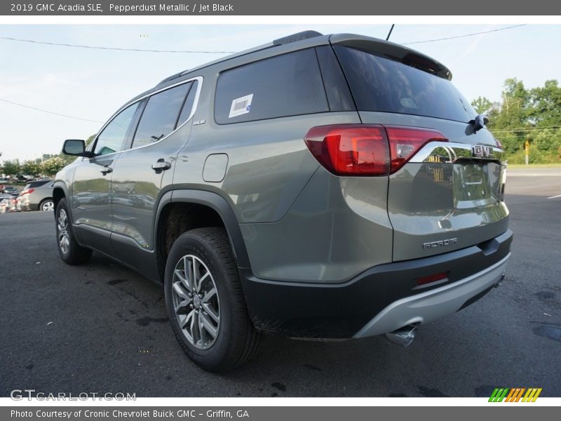 Pepperdust Metallic / Jet Black 2019 GMC Acadia SLE