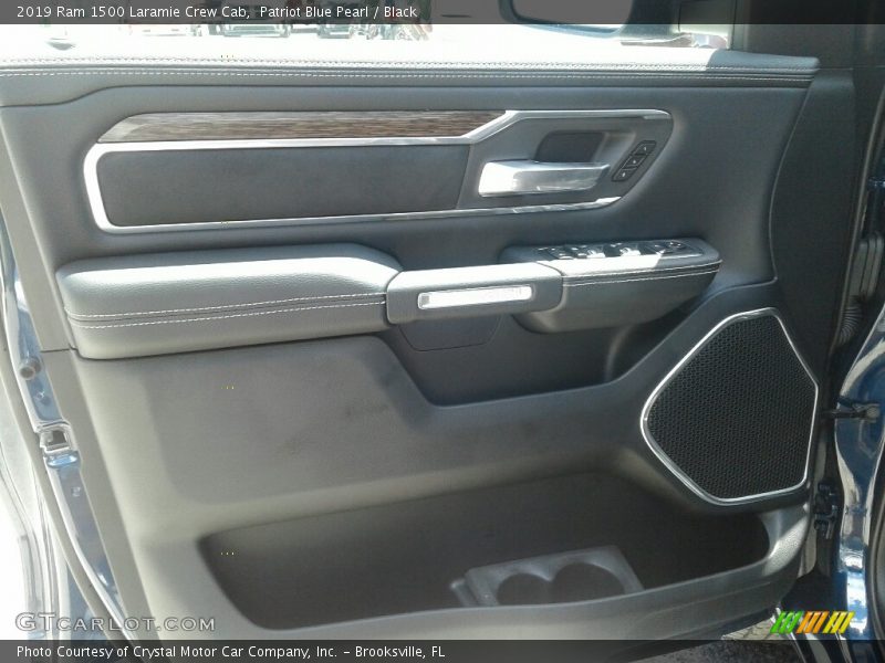 Patriot Blue Pearl / Black 2019 Ram 1500 Laramie Crew Cab