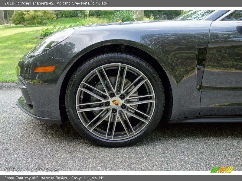 Volcano Grey Metallic / Black 2018 Porsche Panamera 4S