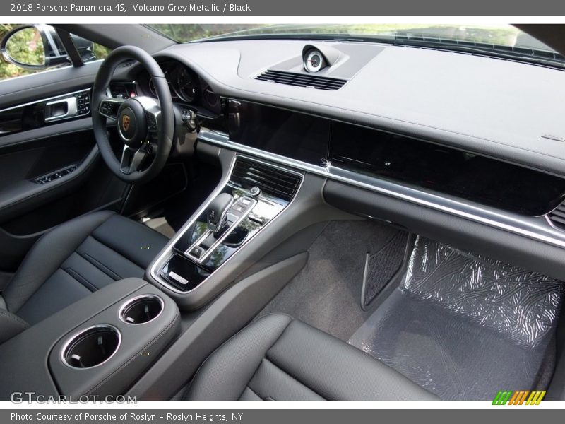 Volcano Grey Metallic / Black 2018 Porsche Panamera 4S