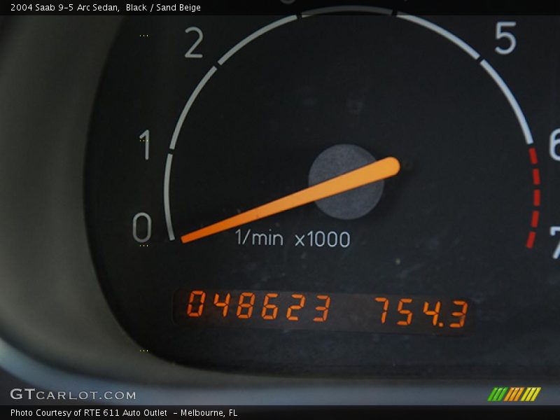Black / Sand Beige 2004 Saab 9-5 Arc Sedan