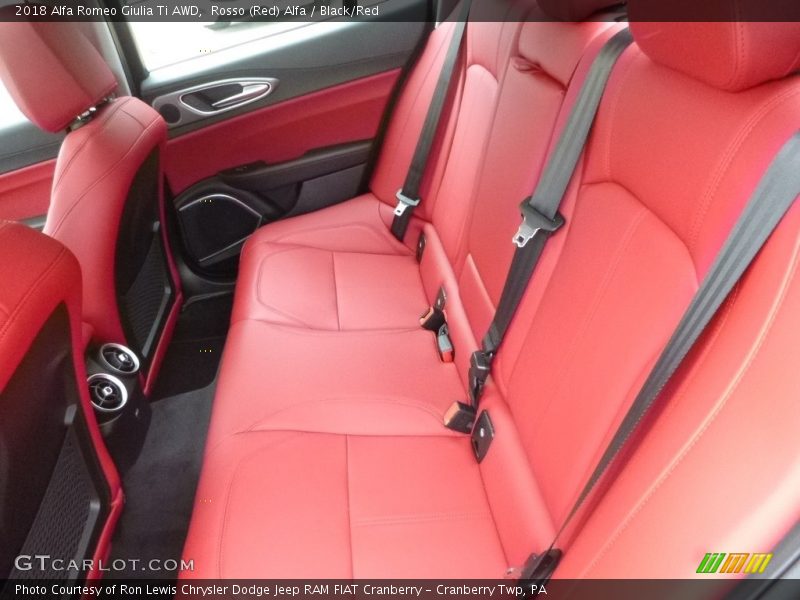 Rosso (Red) Alfa / Black/Red 2018 Alfa Romeo Giulia Ti AWD