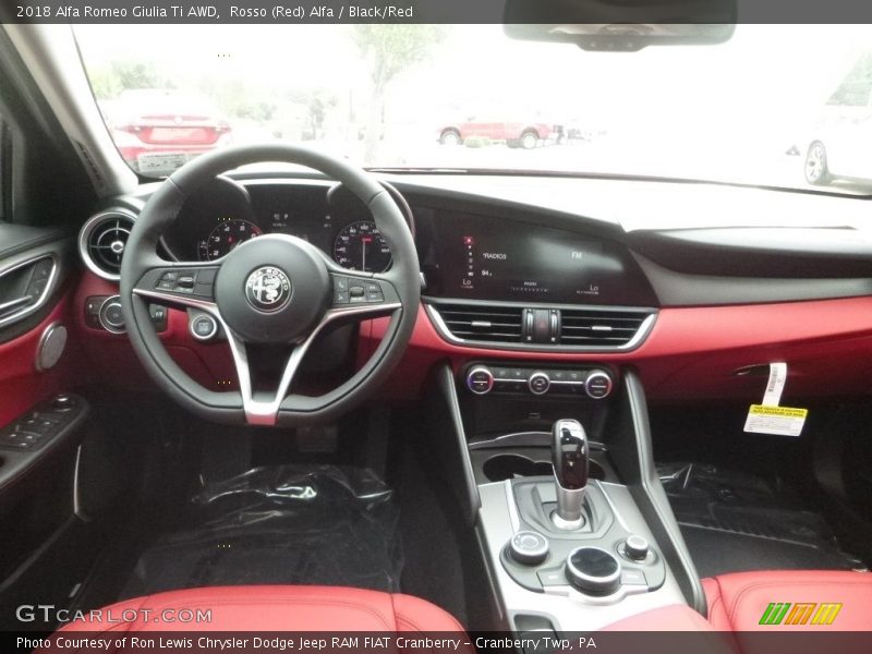 Rosso (Red) Alfa / Black/Red 2018 Alfa Romeo Giulia Ti AWD