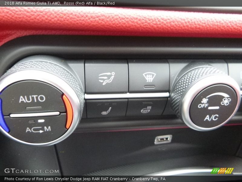 Rosso (Red) Alfa / Black/Red 2018 Alfa Romeo Giulia Ti AWD
