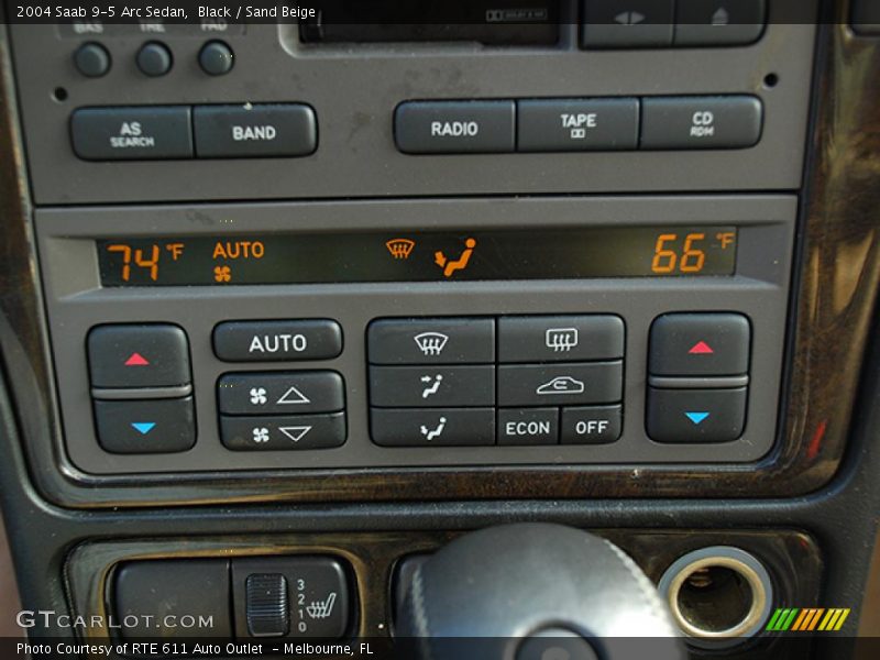 Black / Sand Beige 2004 Saab 9-5 Arc Sedan