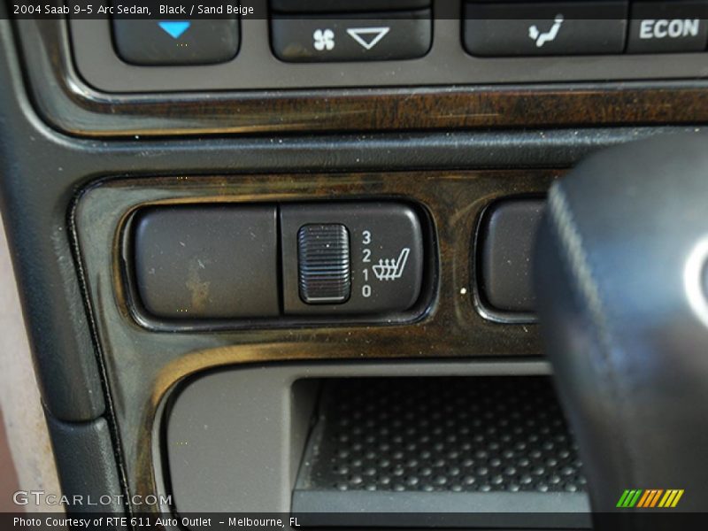 Black / Sand Beige 2004 Saab 9-5 Arc Sedan