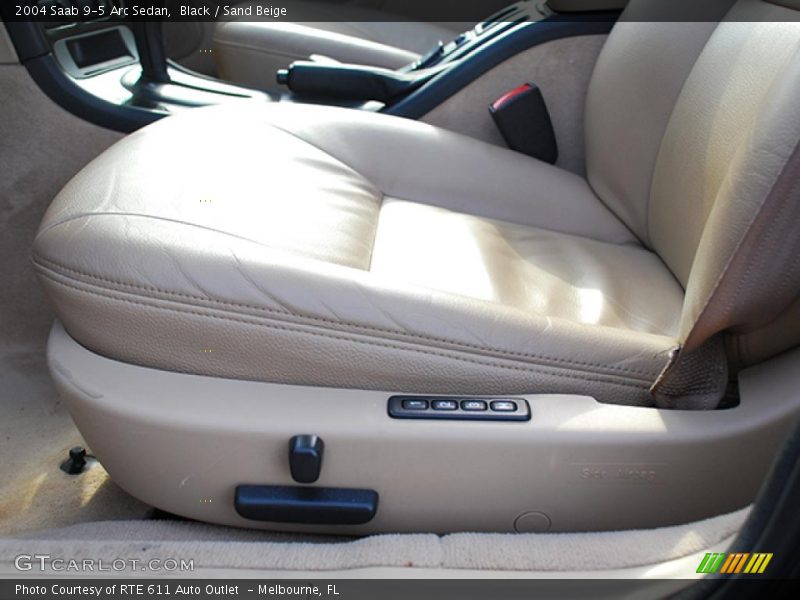 Black / Sand Beige 2004 Saab 9-5 Arc Sedan