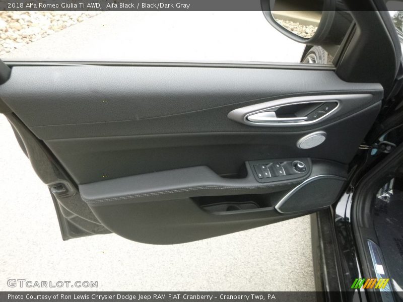 Alfa Black / Black/Dark Gray 2018 Alfa Romeo Giulia Ti AWD