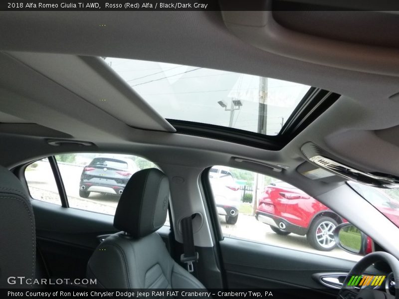 Rosso (Red) Alfa / Black/Dark Gray 2018 Alfa Romeo Giulia Ti AWD