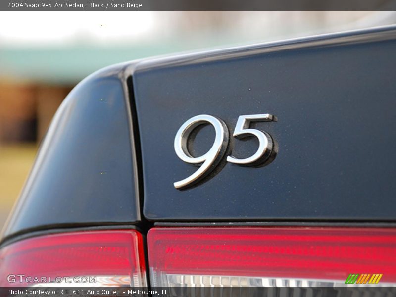 Black / Sand Beige 2004 Saab 9-5 Arc Sedan