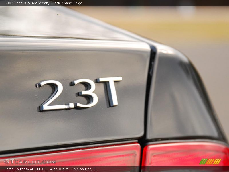 Black / Sand Beige 2004 Saab 9-5 Arc Sedan