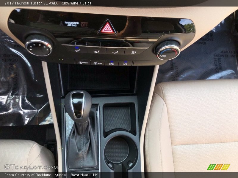 Ruby Wine / Beige 2017 Hyundai Tucson SE AWD