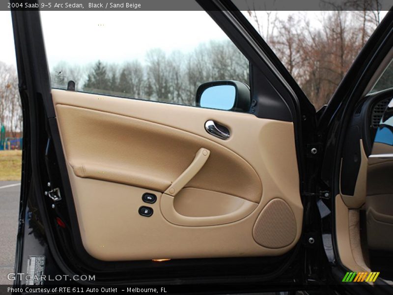 Black / Sand Beige 2004 Saab 9-5 Arc Sedan