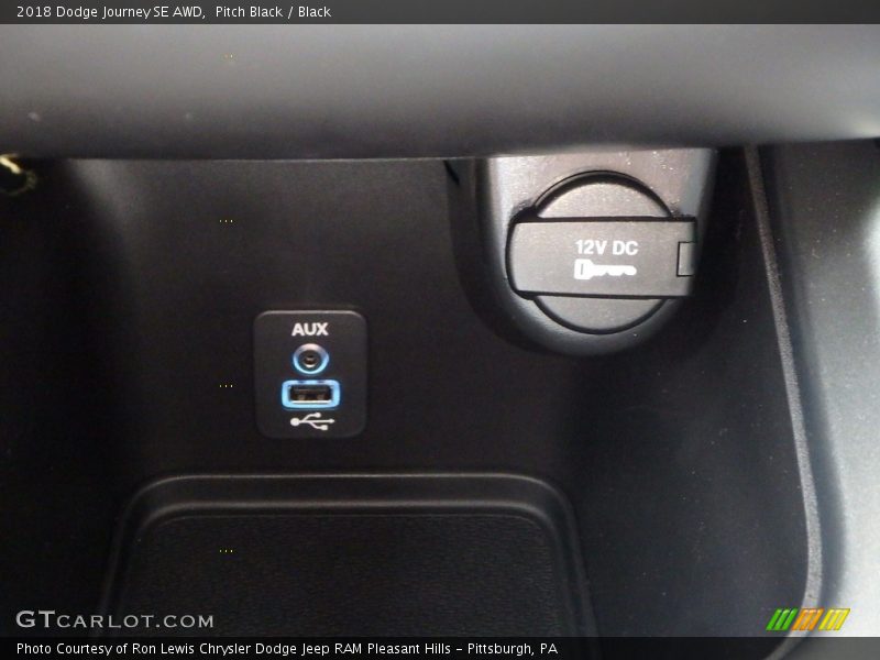 Pitch Black / Black 2018 Dodge Journey SE AWD