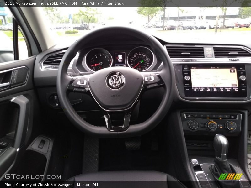 Pure White / Titan Black 2018 Volkswagen Tiguan SEL 4MOTION