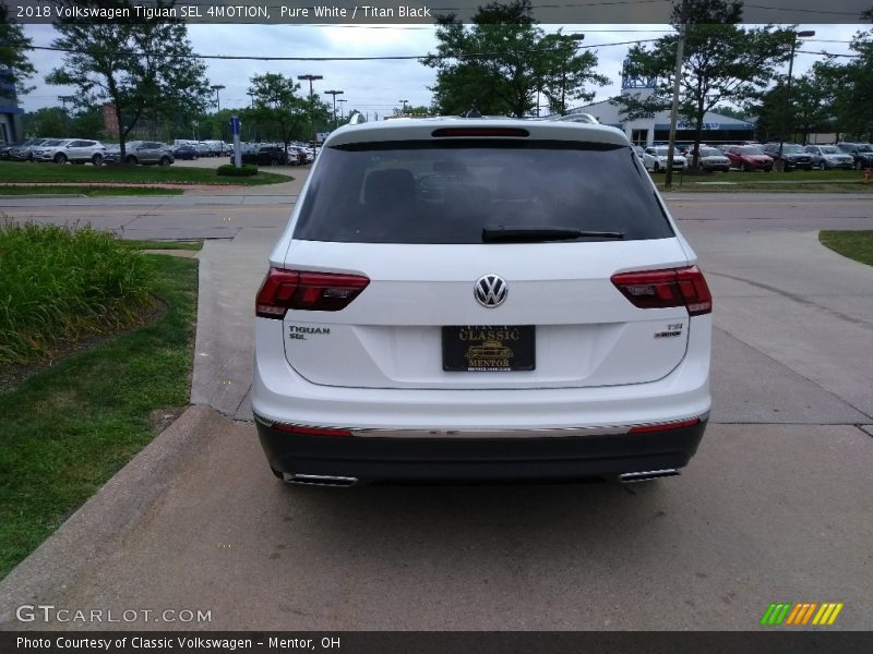 Pure White / Titan Black 2018 Volkswagen Tiguan SEL 4MOTION