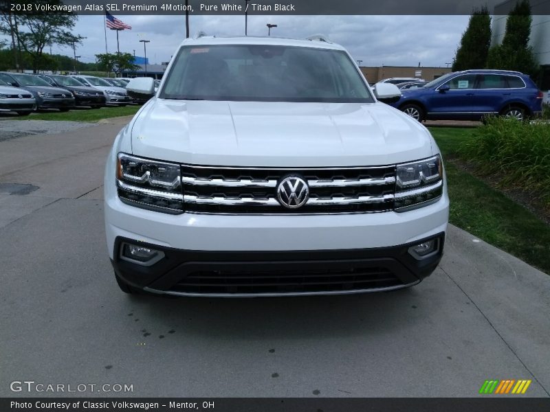 Pure White / Titan Black 2018 Volkswagen Atlas SEL Premium 4Motion