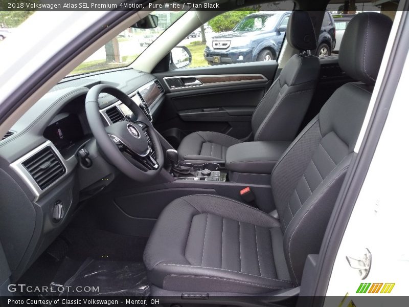 Pure White / Titan Black 2018 Volkswagen Atlas SEL Premium 4Motion