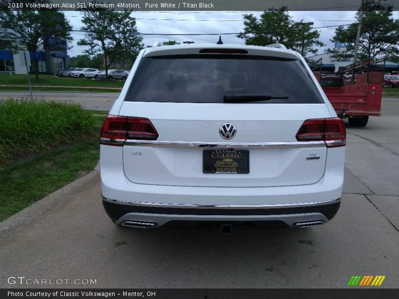 Pure White / Titan Black 2018 Volkswagen Atlas SEL Premium 4Motion