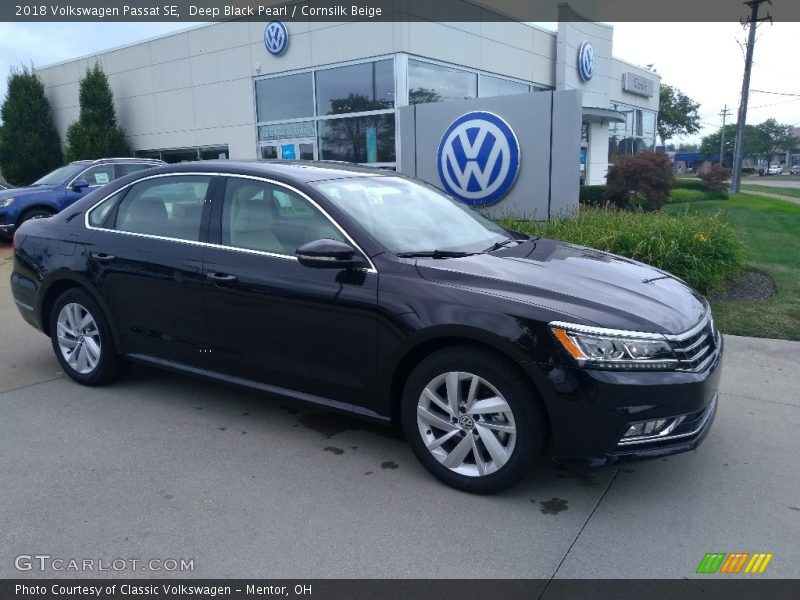 Deep Black Pearl / Cornsilk Beige 2018 Volkswagen Passat SE