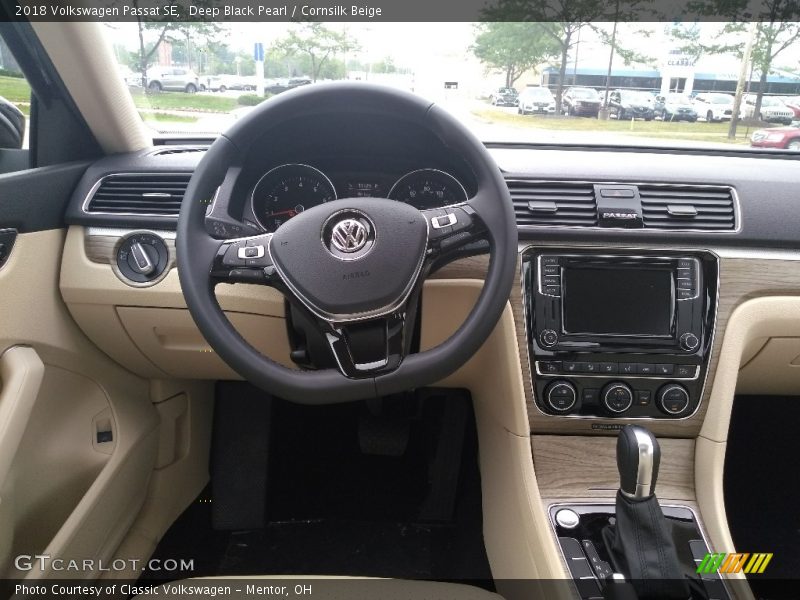 Deep Black Pearl / Cornsilk Beige 2018 Volkswagen Passat SE
