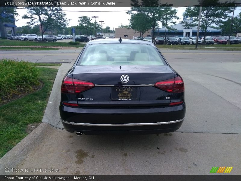 Deep Black Pearl / Cornsilk Beige 2018 Volkswagen Passat SE