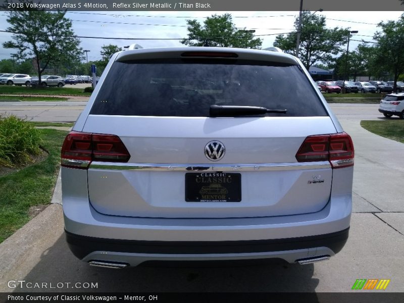Reflex Silver Metallic / Titan Black 2018 Volkswagen Atlas S 4Motion