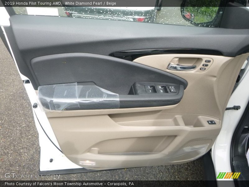 Door Panel of 2019 Pilot Touring AWD