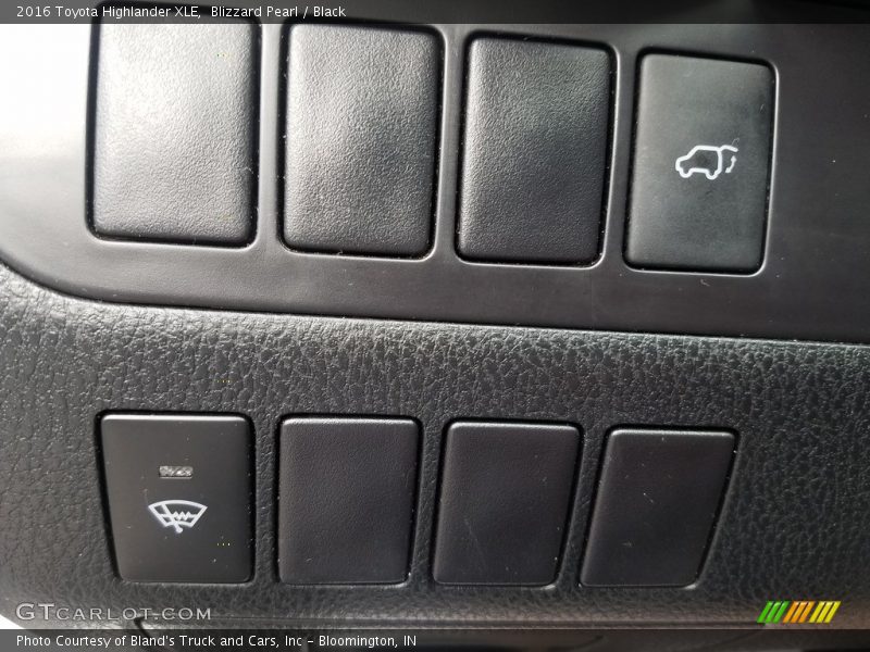 Blizzard Pearl / Black 2016 Toyota Highlander XLE