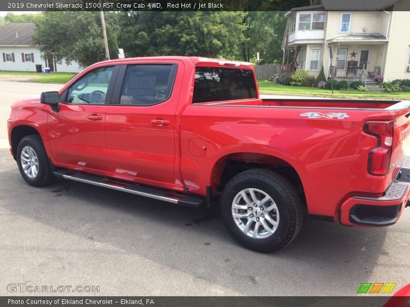 Red Hot / Jet Black 2019 Chevrolet Silverado 1500 RST Crew Cab 4WD