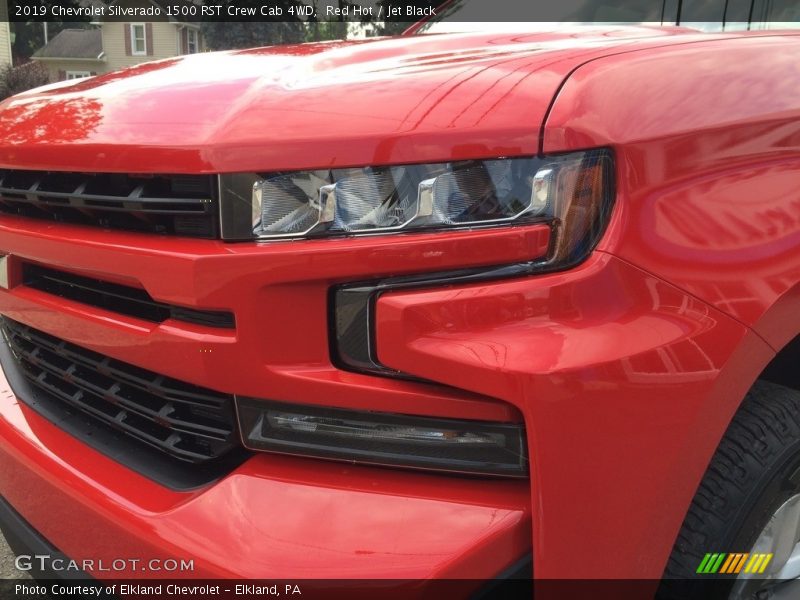 Red Hot / Jet Black 2019 Chevrolet Silverado 1500 RST Crew Cab 4WD