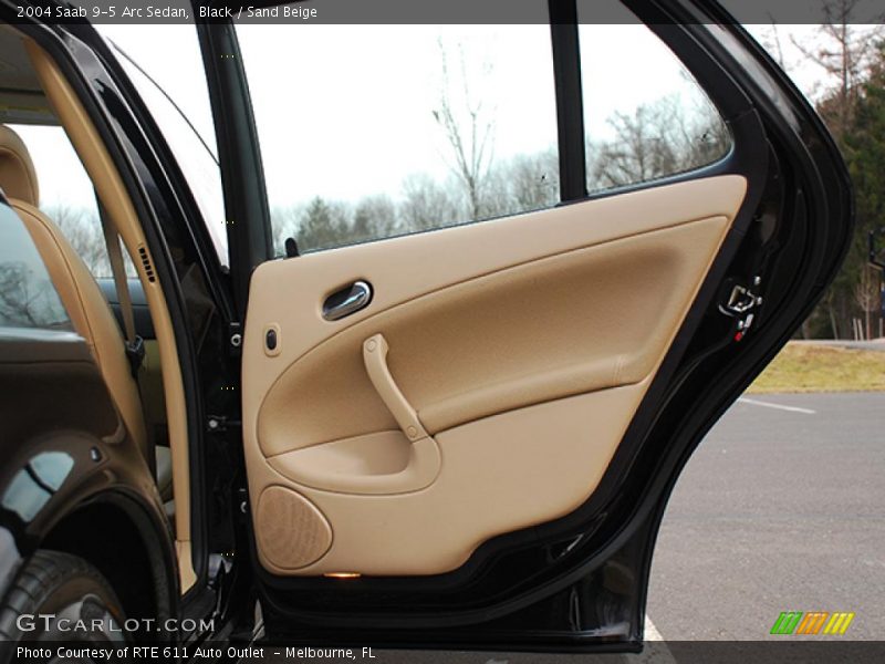 Black / Sand Beige 2004 Saab 9-5 Arc Sedan