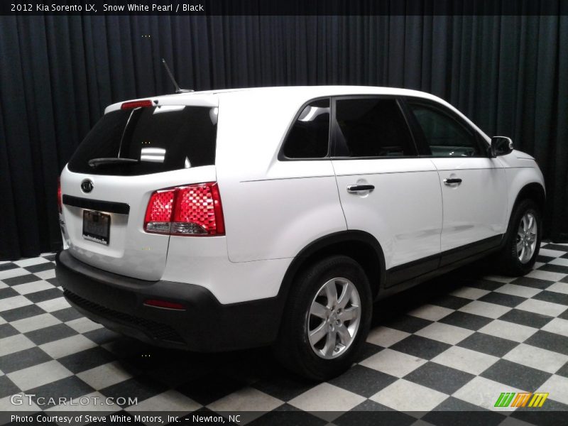 Snow White Pearl / Black 2012 Kia Sorento LX