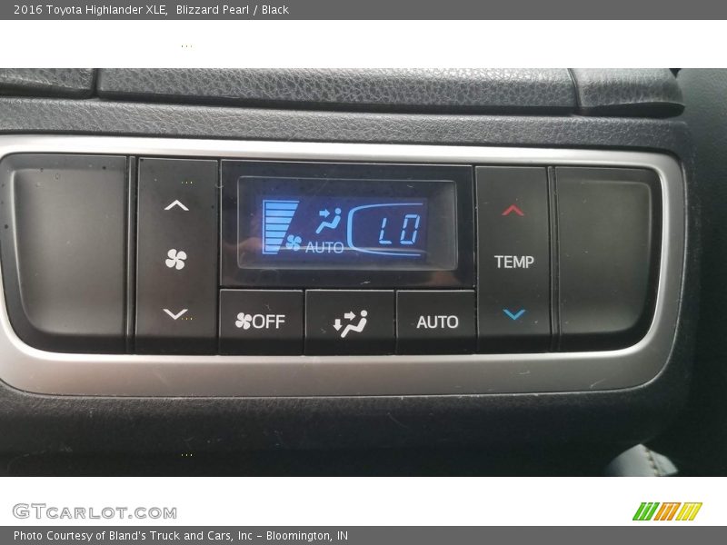 Blizzard Pearl / Black 2016 Toyota Highlander XLE