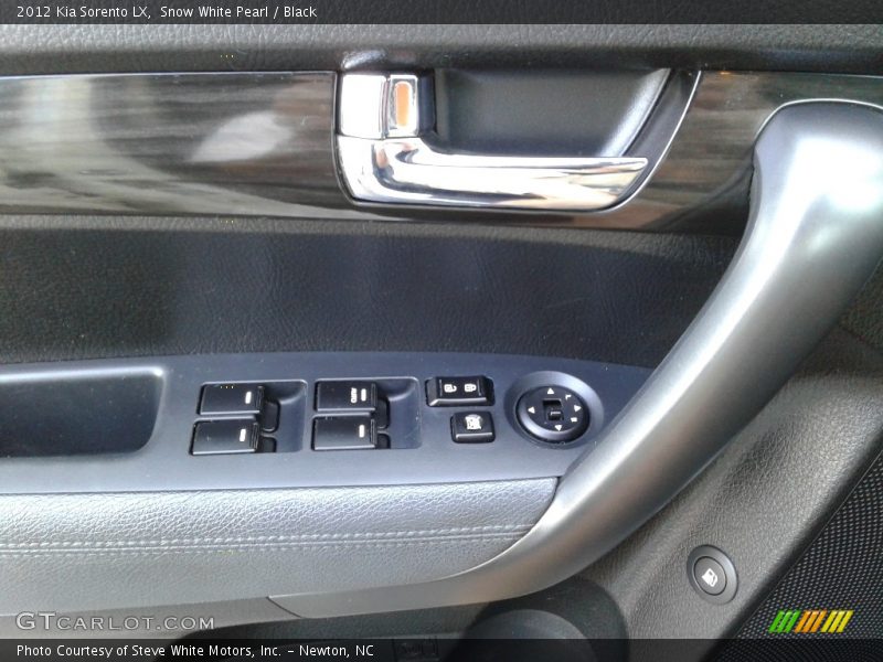 Snow White Pearl / Black 2012 Kia Sorento LX