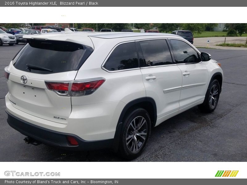 Blizzard Pearl / Black 2016 Toyota Highlander XLE