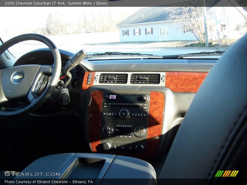 Summit White / Ebony 2009 Chevrolet Suburban LT 4x4