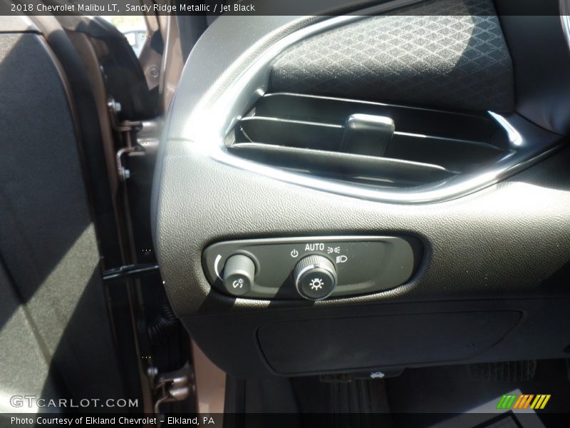 Sandy Ridge Metallic / Jet Black 2018 Chevrolet Malibu LT