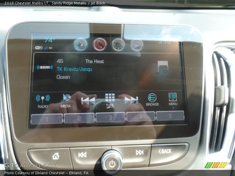 Sandy Ridge Metallic / Jet Black 2018 Chevrolet Malibu LT